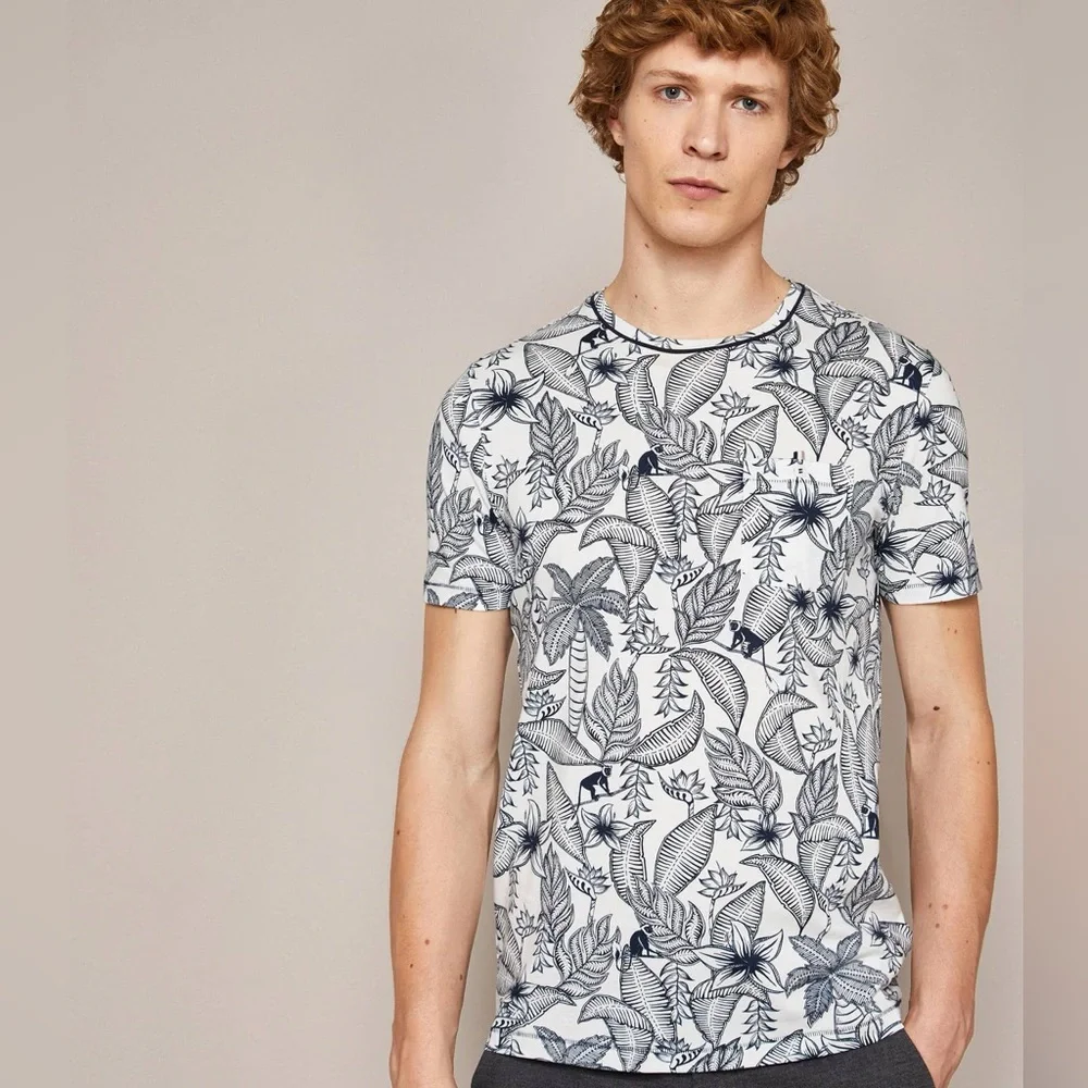 EUC Ted Baker Men’s Red Bengal Floral Print Tee 4